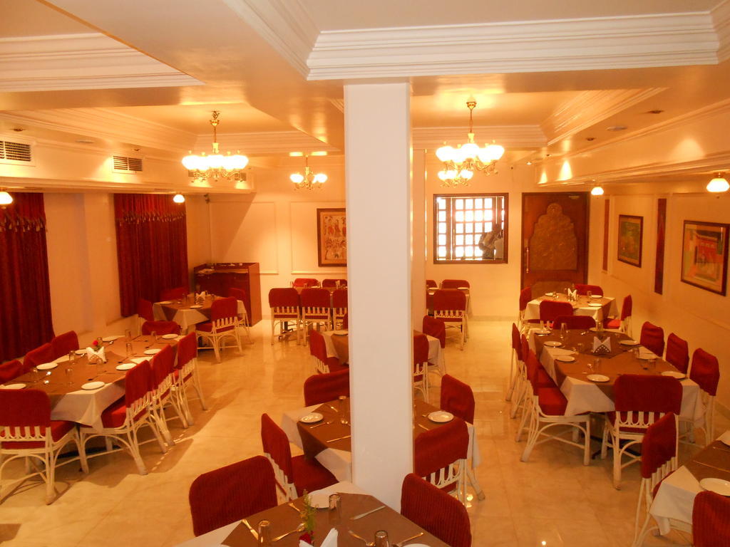Hotel Pradeep Varanasi Exterior photo
