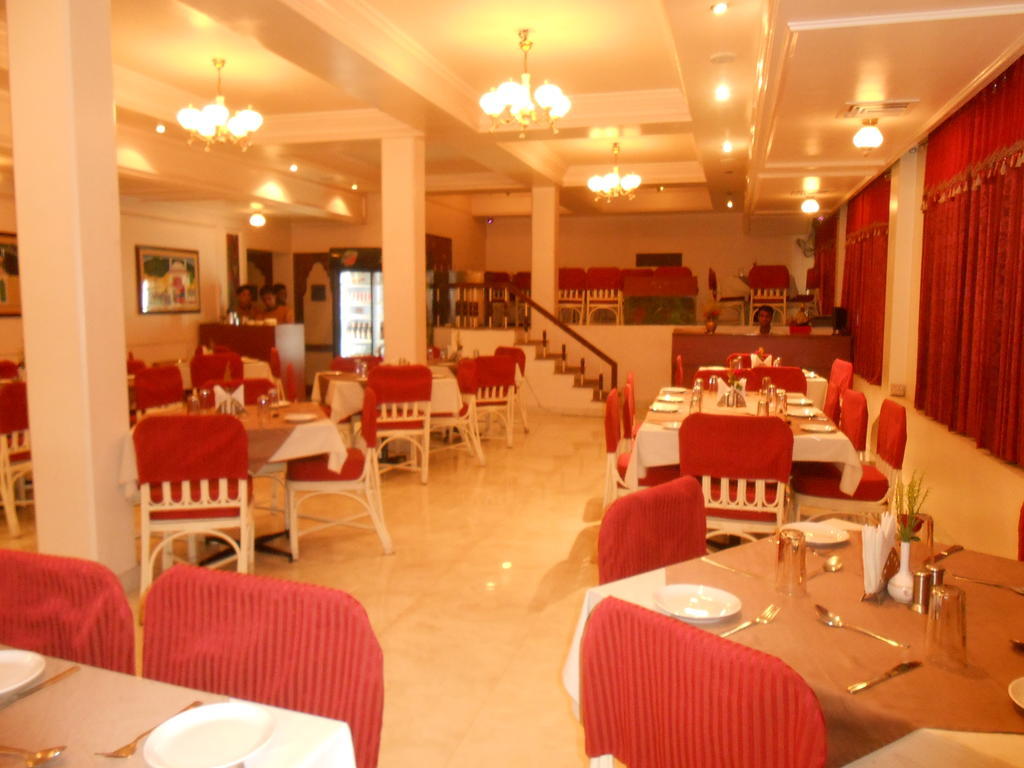 Hotel Pradeep Varanasi Exterior photo